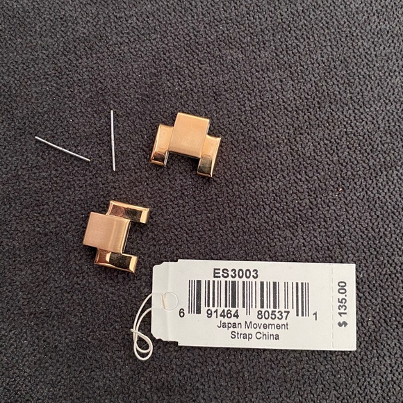 Fossil rose gold watch - Picture 6 of 8